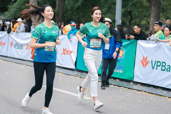 Hai nàng hậu Lương Thùy Linh, Đỗ Mỹ Linh khoe sắc trên đường đua-7