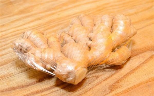 Mua nhiều gừng về, cho thêm ngay nguyên liệu này vào gừng để nửa năm cũng không hỏng-3