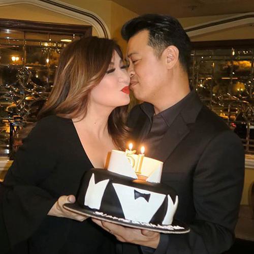 54 tuổi, vợ cũ Bằng Kiều vẫn gợi cảm, hạnh phúc bên bạn trai kém tuổi-11