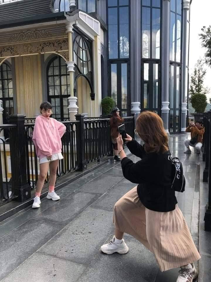 Thương bạn thân lăn xả chụp ảnh cho mình nhưng lại vỡ vụn niềm tin khi nhận về một trò đùa-4