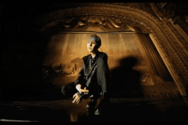 Cuối cùng cũng tìm ra chủ nhân những chiếc bóng trong MV 'Black Swan' (BTS)