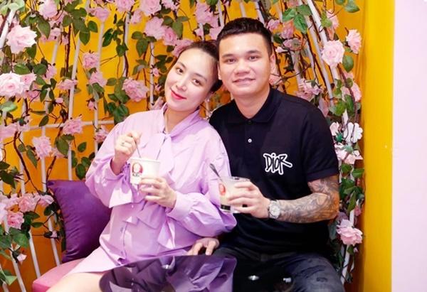 Bà xã Khắc Việt sinh đôi một trai một gái-2