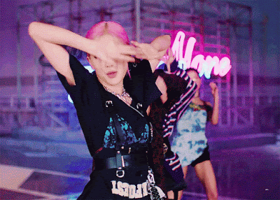 Bí mật thời trang chất ngất của BLACKPINK: Stylist chuyên cắt xén đồ hiệu-8