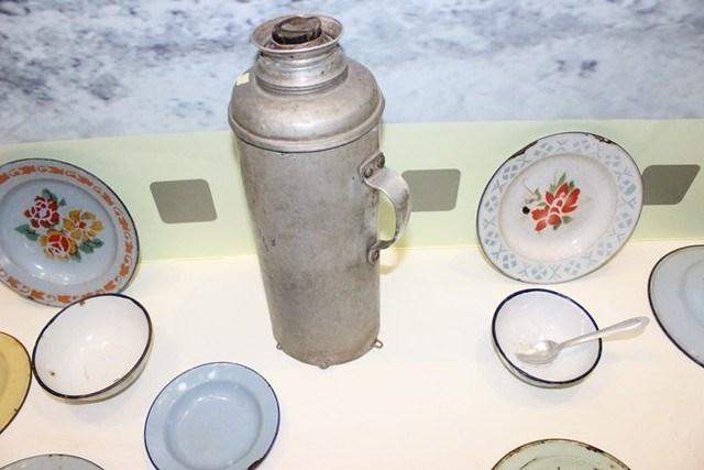 Những dụng cụ xưa gợi nhớ về một thời tuổi thơ dữ dội-6