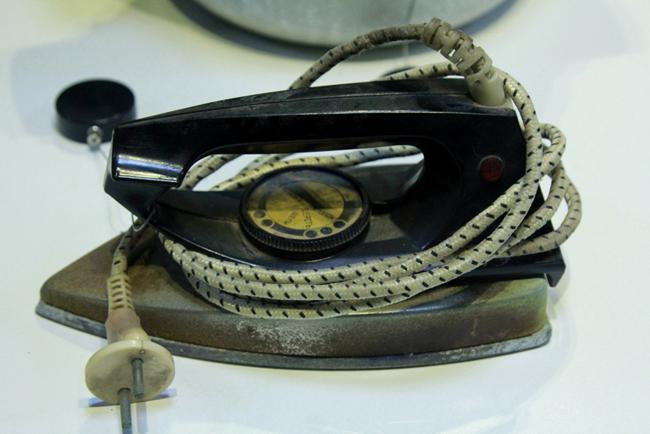 Những dụng cụ xưa gợi nhớ về một thời tuổi thơ dữ dội-8