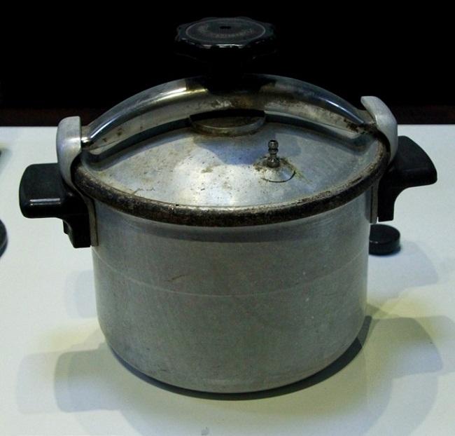 Những dụng cụ xưa gợi nhớ về một thời tuổi thơ dữ dội-9