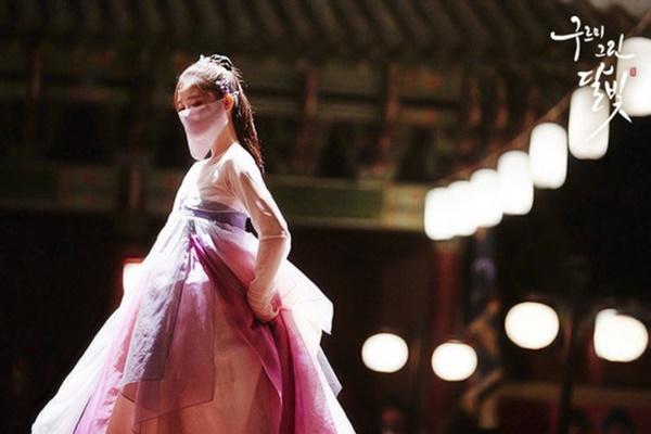 Phim cổ trang Hàn bị chỉ trích nặng nề khi biến tấu quốc phục hở hang-12