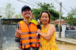 Hình ảnh đầu tiên của MC Phan Anh trong hành trình cứu trợ lũ lụt miền Trung