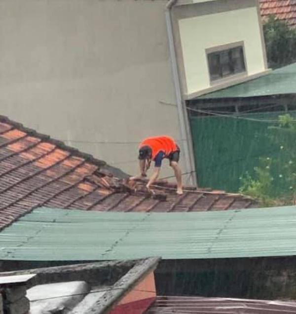 Hàng loạt ngôi nhà sắp bị nuốt cả phần mái trong cơn đại hồng thủy ở Quảng Bình-9