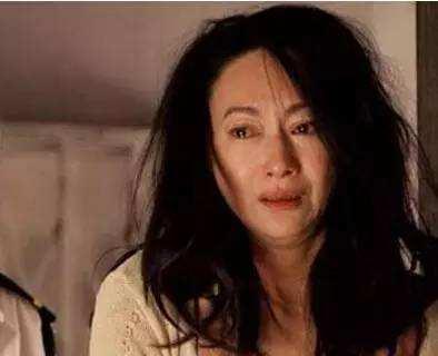 Huệ Ánh Hồng: đả nữ Hong Kong từng đi ăn xin, tìm đến cái chết vì lỡ dại chụp ảnh nóng-11