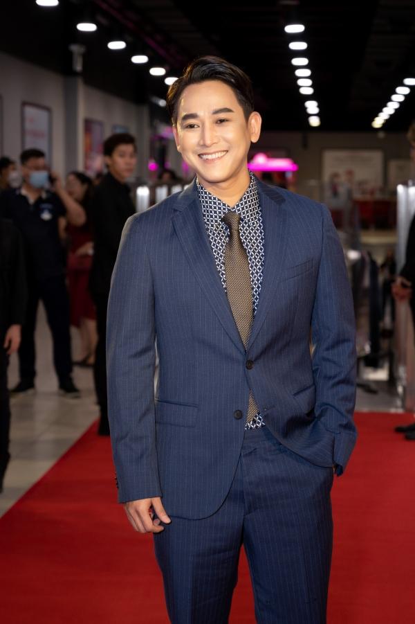 Diệu Nhi đỏ rực lấn át các mỹ nhân khác ở thảm đỏ Tiệc Trăng Máu-5