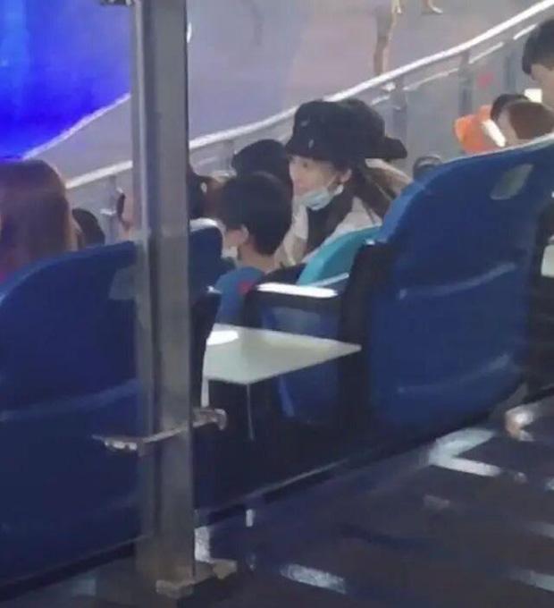 Angela Baby xuất hiện bên con trai, Huỳnh Hiểu Minh một lần nữa vắng bóng-6