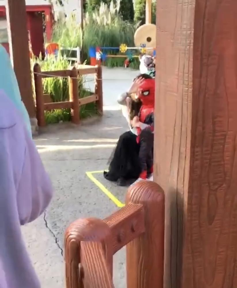 Angela Baby xuất hiện bên con trai, Huỳnh Hiểu Minh một lần nữa vắng bóng-4