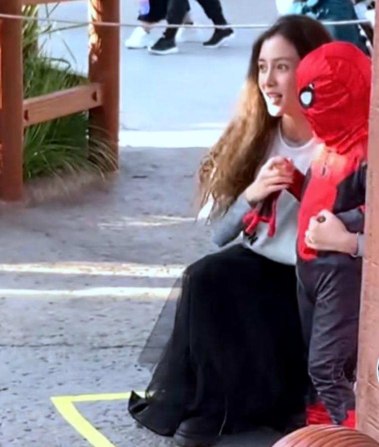 Angela Baby xuất hiện bên con trai, Huỳnh Hiểu Minh một lần nữa vắng bóng-5