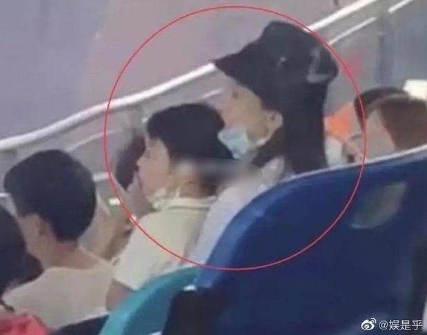 Angela Baby xuất hiện bên con trai, Huỳnh Hiểu Minh một lần nữa vắng bóng-7