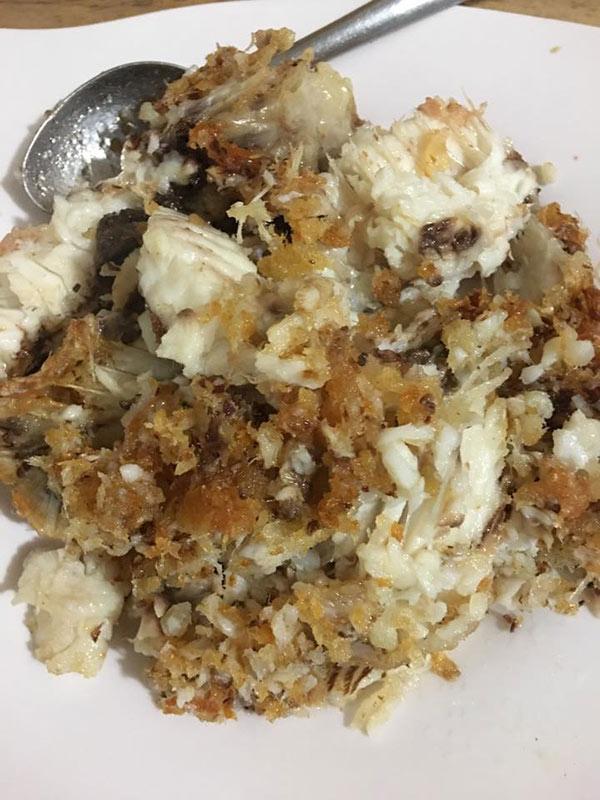 Nhìn thôi đã muốn bỏ đũa trước các pha rán cá nát bét của hội chị em đoảng-6