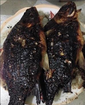 Nhìn thôi đã muốn bỏ đũa trước các pha rán cá nát bét của hội chị em đoảng-8