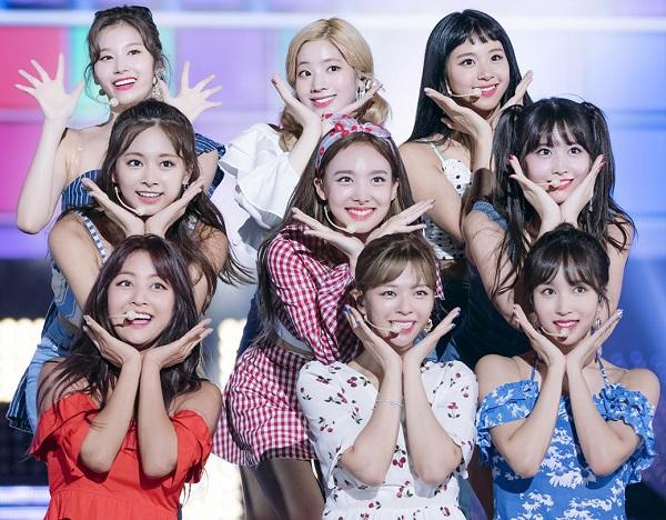 TWICE kỷ niệm 5 năm ngày ra mắt, 9 tâm hồn trên một hành trình gian nan-1