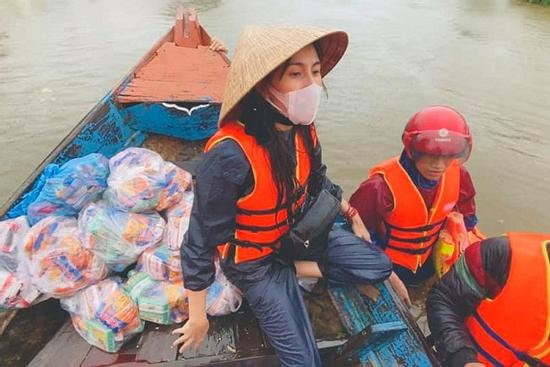 Tài khoản Thủy Tiên nhảy con số hơn 100 tỷ cứu trợ: 'Tiên bắt đầu lú'