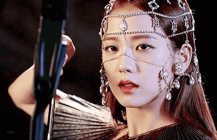 Những pha thẩm mỹ môi trái tim nhìn mà hốt, có nàng còn không khép được môi-1