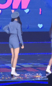 Mỹ nhân IZ*ONE gây tranh cãi vì xả rác ra sân khấu-3