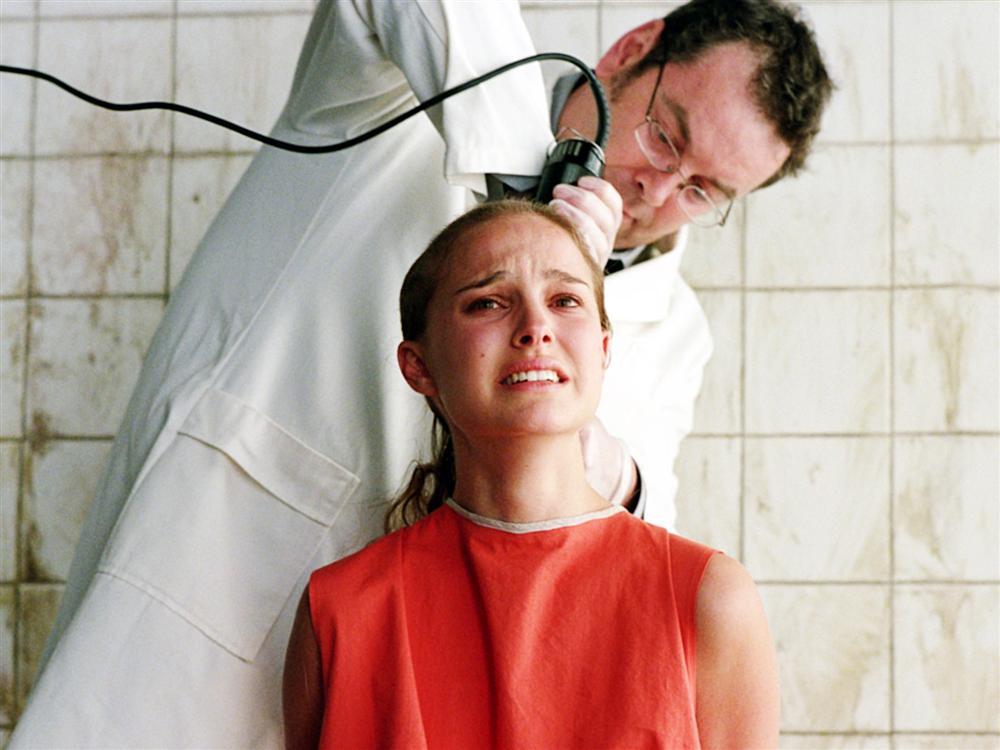 Dàn mỹ nhân hy sinh nhan sắc để nhập vai: Người cắt trụi tóc, kẻ nhịn ăn đến trầm cảm-7