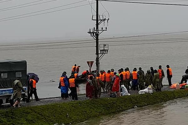 Tìm thấy thi thể bé gái 3 tuổi ở Hà Tĩnh bị lũ cuốn trôi khi chơi trước cửa nhà-2