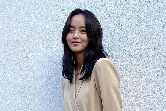 'Em gái mưa' Kim So Hyun bị chê già