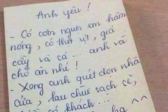 Có lòng về sớm phụ vợ ngày 20/10, chồng nhận được mẩu giấy, đọc xong 'tụt cả cảm xúc'