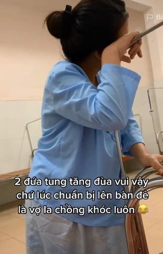 Khi cơn thèm ăn lấn át cơn đau đẻ, người phụ nữ vừa chịu đau vừa quất hết hộp bánh-4