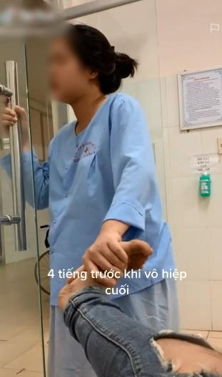 Khi cơn thèm ăn lấn át cơn đau đẻ, người phụ nữ vừa chịu đau vừa quất hết hộp bánh-1