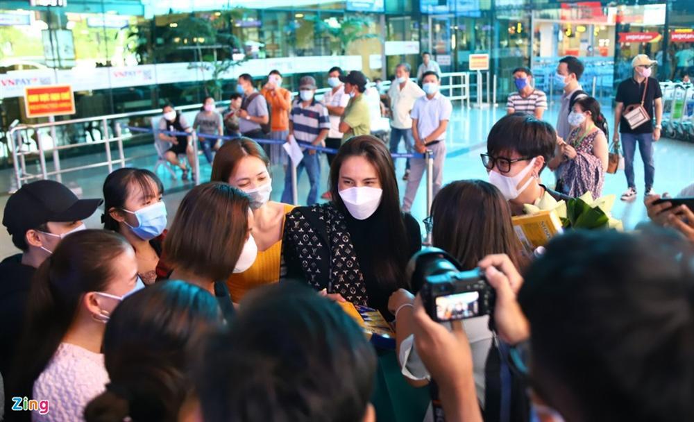 Thủy Tiên về nhà sau 6 ngày cứu trợ miền Trung-2