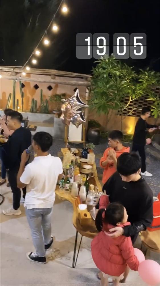 Cô dâu 200 cây vàng ở Nam Định được chồng tổ chức tiệc 20/10 hoành tráng tại nhà riêng-4