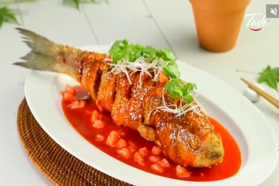 Hướng dẫn làm cá chiên giòn sốt chua ngọt