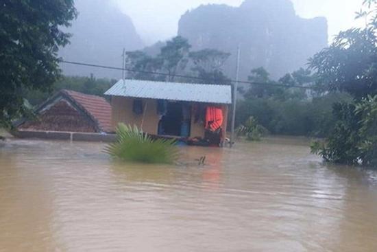 Quảng Bình: Mẹ đi nhận cứu trợ, về đến nhà mới biết con trai đuối nước tử vong