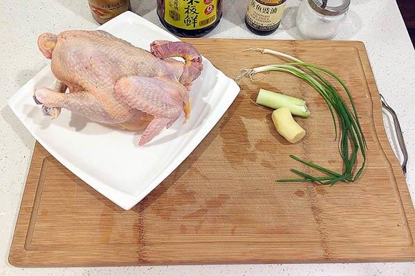 Tuyệt chiêu luộc gà và pha nước chấm bằng nước tương ngon mê mẩn-1