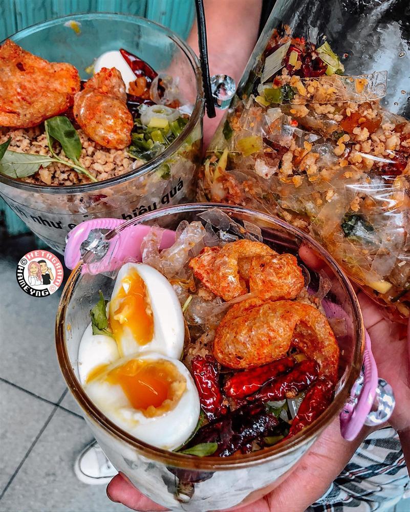 Bánh tráng trộn trong xô nhìn thôi đã thích, ăn chắc phải ngon lắm!-3