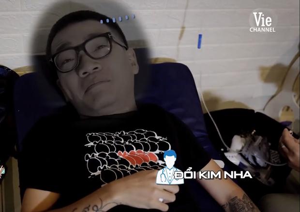 Thần hài Wowy: Xăm toàn thân chẳng sợ nhưng yếu đuối vô cùng trước kim truyền nước biển-4