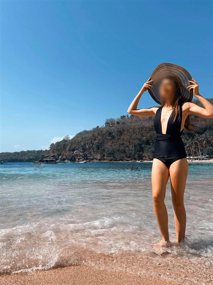 Mẫu Tây cặp kè soái ca Người Ấy Là Ai sang chảnh dù không cần khoe da thịt-4