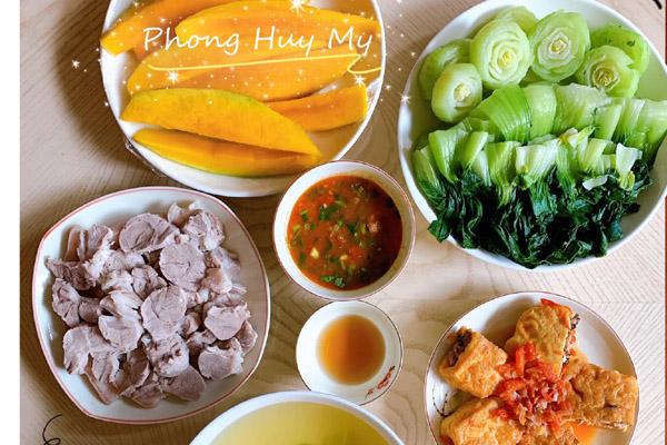 Từ nguyên liệu đơn giản, mẹ đảm sáng tạo những mâm cơm ngon đẹp đã mắt-11