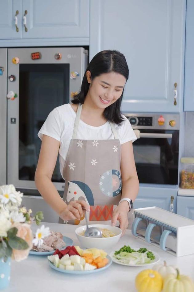 Những nàng hậu mặt xinh đẹp, tay đảm đang, đã vào bếp nấu là phải ngon-6