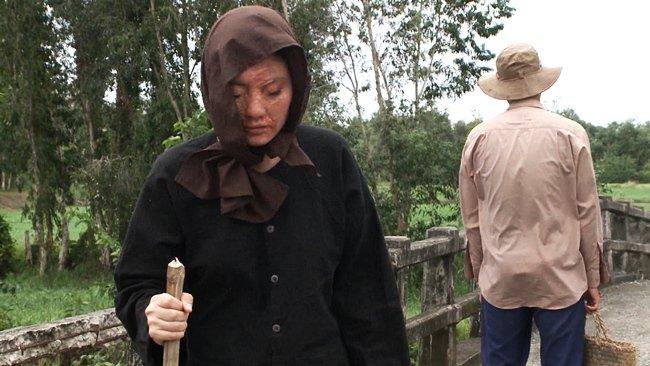 Ngọc Lan bị đánh ghen trên màn ảnh: xé áo rách vai vẫn chưa bằng bị tạt axit-5