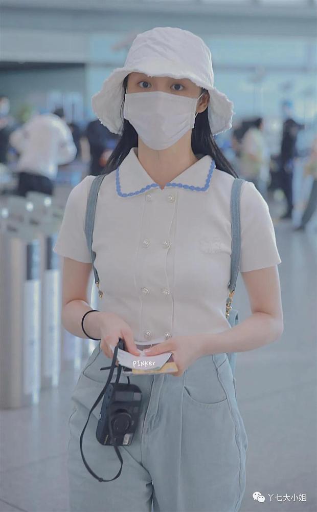 Áo polo vừa trẻ trung lại sang xịn, diện lúc giao mùa là chuẩn bài mặc đẹp cho nàng công sở-7