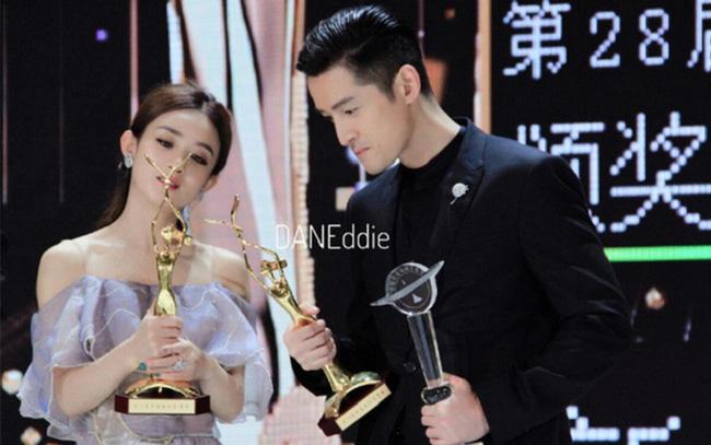 Là fan cứng của Hồ Ca nhưng Triệu Lệ Dĩnh và La Vân Hi cũng không thua kém thần tượng ở điểm này-4