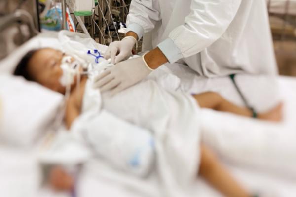 Bé trai 12 tháng tuổi tử vong bất thường tại nhà trẻ tư-2