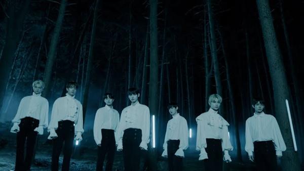 4 điều bạn có thể đã bỏ lỡ trong MV trailer debut của ENHYPEN-3