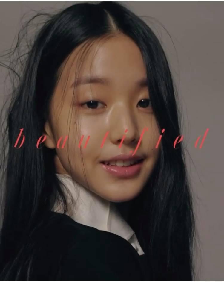 Khóc thét với tạo hình như Annabelle của búp bê sống IZ*ONE-1