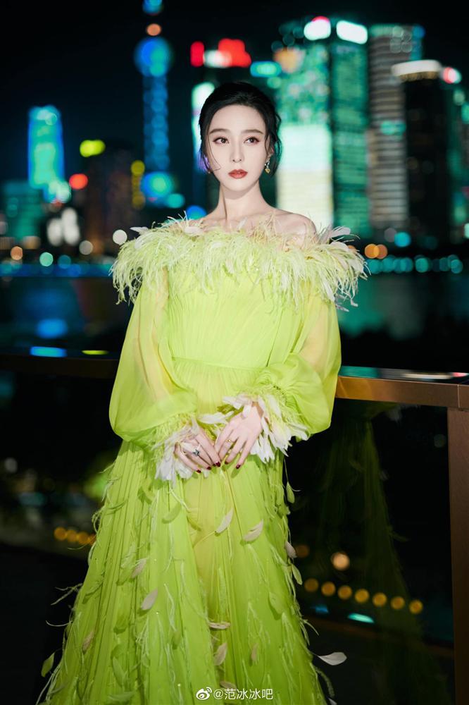 Phạm Băng Băng vừa tái xuất đã gây xôn xao khi đứng giữa 4 nhân vật quyền lực-1