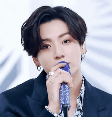 Hoàng tử rợi lệ mới của showbiz Hàn, Jungkook nên đi đóng phim thôi-9