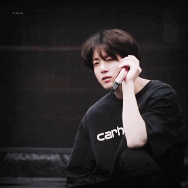 Hoàng tử rợi lệ mới của showbiz Hàn, Jungkook nên đi đóng phim thôi-10